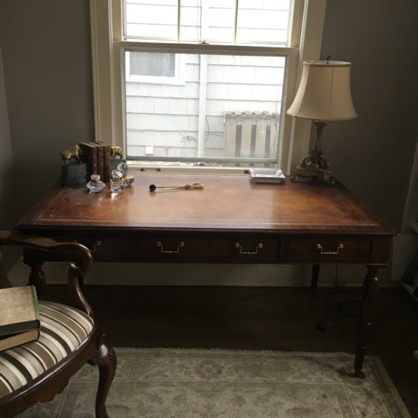 English Writing Desk CMFTO
