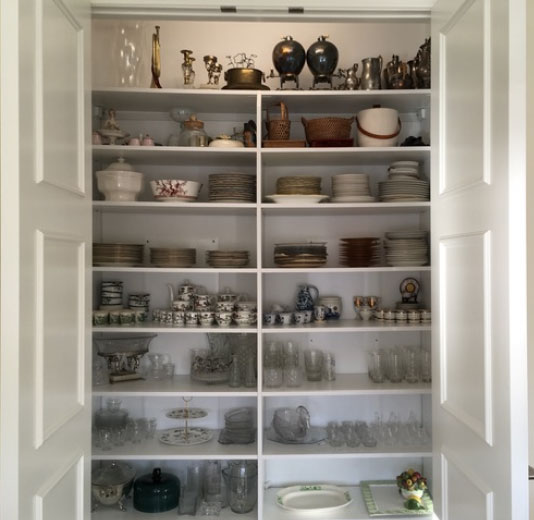 CMFTO - China Cabinet