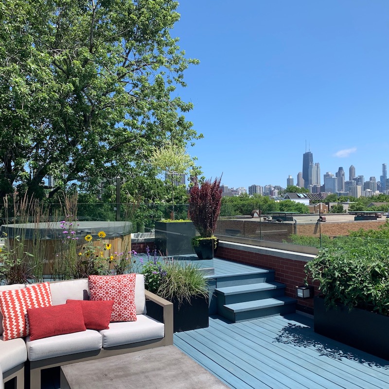 Outdoor roofdeck in Chicago